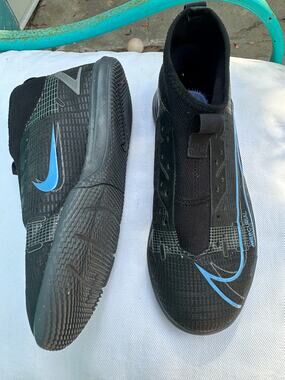 NIKE MERCURIAL SUPERFLY ACADEMY INDOOR SOCCER SHOES SNEAKERS UNISEX 4Y AGE 9-12
